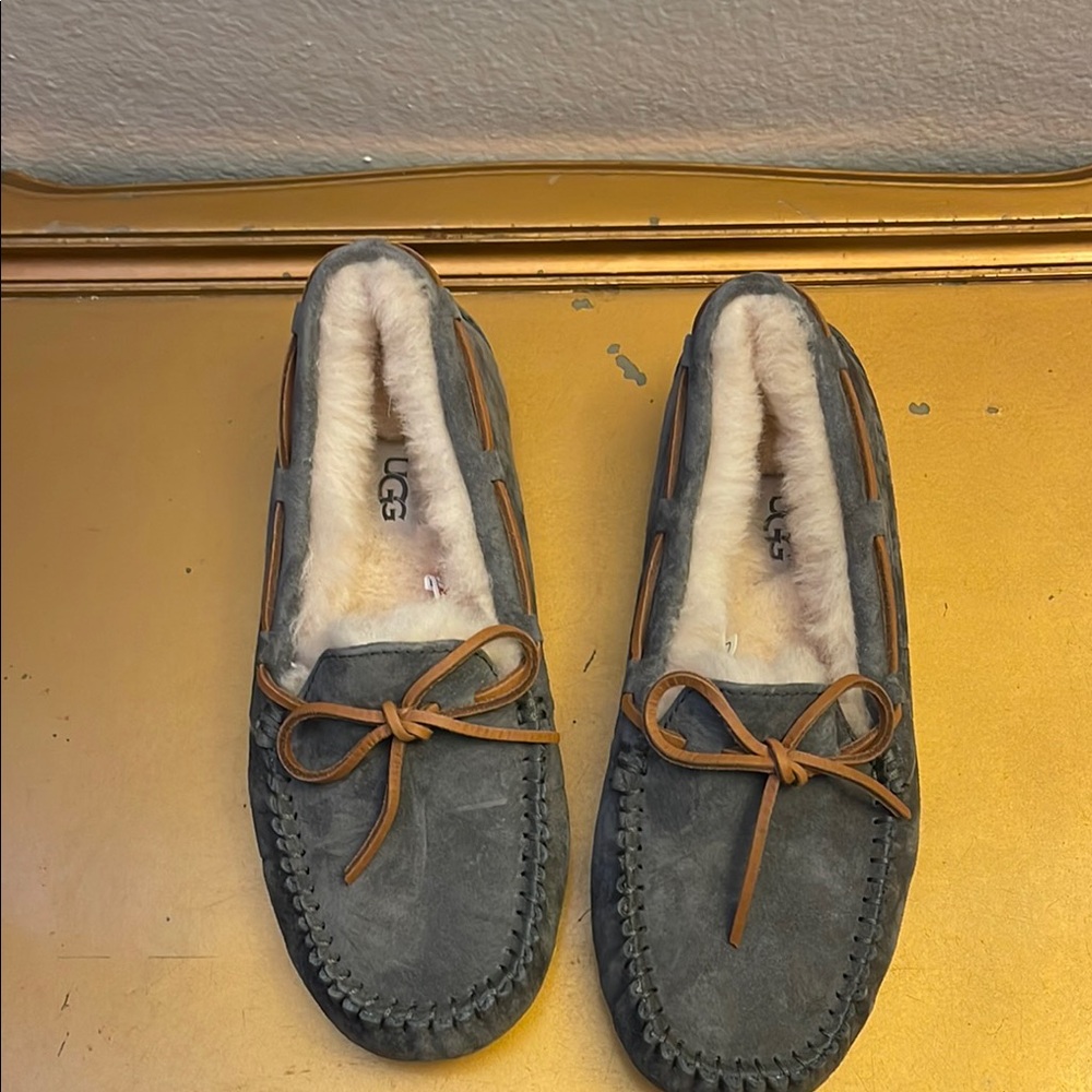 BRAND NEW UGG DAKOTA Moccasin Slippers